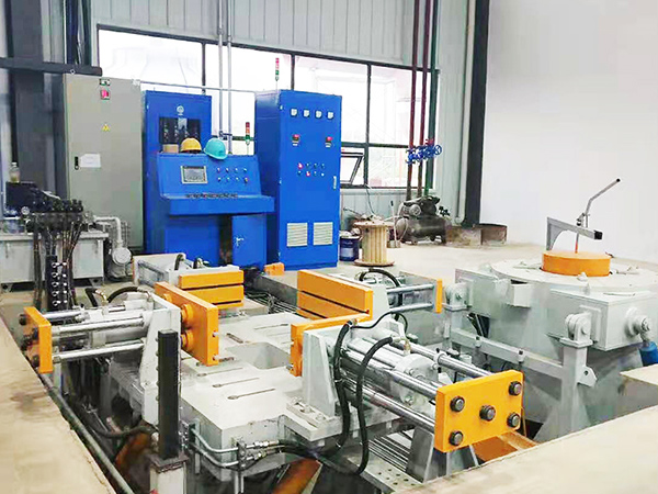 四開型重力鑄造機(jī)